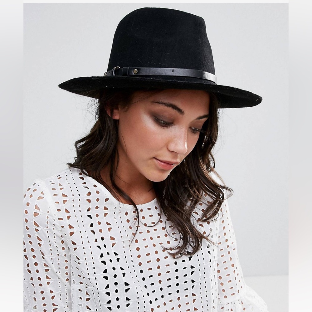 PIECES FEDORA STYLE HAT BLACK SIZE M/L